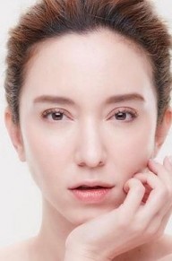 克劳迪娅·查可拉班杜