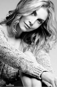 伊丽莎白·米切尔