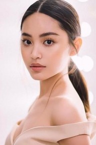 永瓦蕾·恩甘卡森