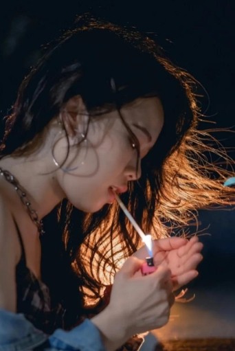 未婚妻爱上了穷学生，然而我已经没有丝毫在意，因为我一点也对她提不起兴趣